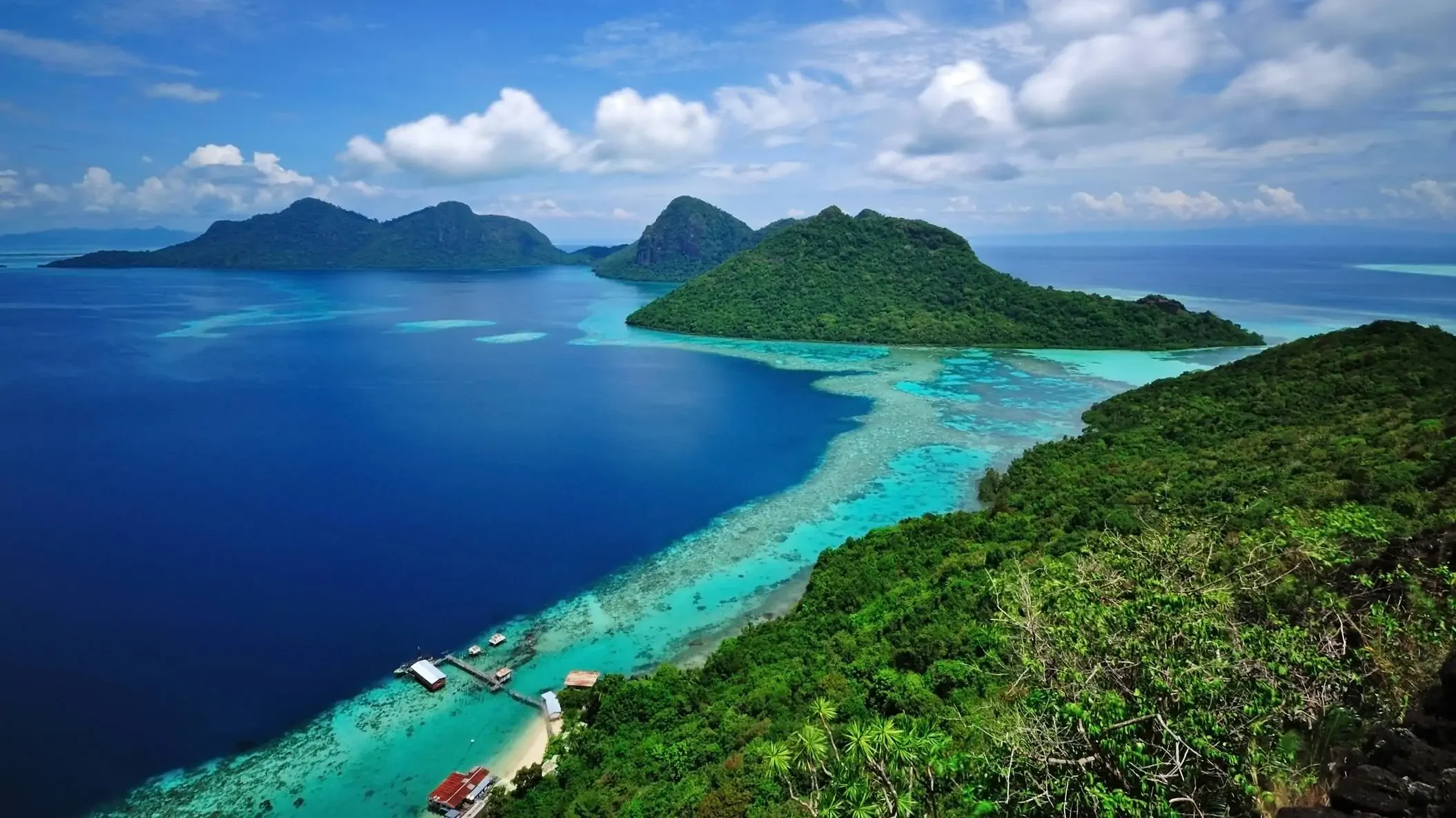 30 best Malaysia Islands to Visit, Lankayan Island, Layang Layang Island, Selingan Turtle Island, Sipadan Island, Mabul Island, Mataking Island, Rawa Island, Kapas Island, Tenggol Island, Redang Island, Tioman Island, Perhentian Islands, Penang Island, Pangkor Island, Langkawi, Payar Island, Lang Tengah Island, Sibu Island, Pom Pom Island, Pulau Tiga, Mantanani Islands, Terengganu Island, Mamutik Island, Manukan Island, Labuan Island, Port Dickson, Seremban, Desaru Coast, Johor, Batu Ferringhi, Penang, Pulau Jerejak, Penang, Sasaran Beach, Kuala Selangor