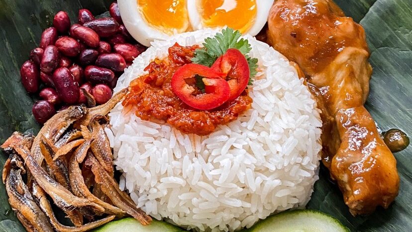 Malaysia's Top Foodie Paradises!, Culinary Adventures in Malaysia: Must-Try Dishes!, Savoring Malaysia's Exotic Flavors!, Food Lover's Guide to Malaysia!, Taste the Essence of Malaysia: Foodie's Heaven!